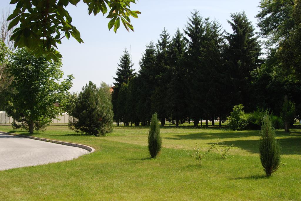 Park Hotel&Étterem, Nagyatád Kültér fotó